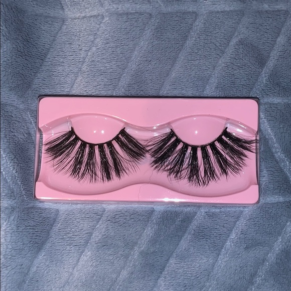 💜Hp⭐️Bratty 💅🏾 25mm mink eyelashes - Picture 9 of 11